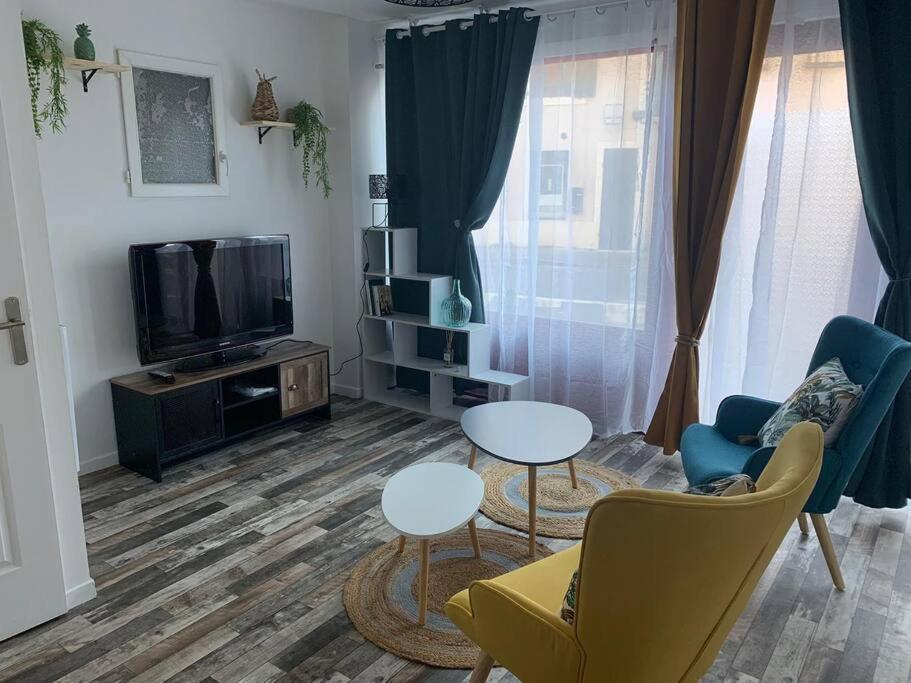 Appartement Avec Cours Gien Ngoại thất bức ảnh